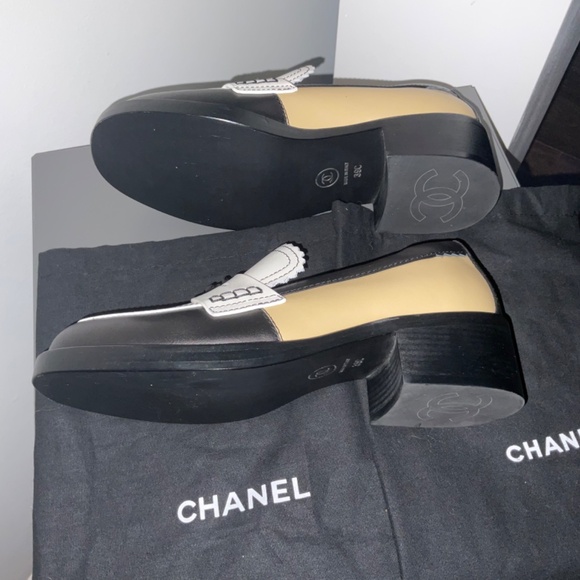 Chanel shoes - Picture 3 of 4